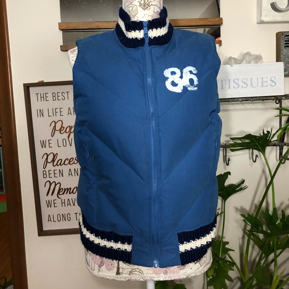Victoria’s Secret PINK women’s medium puffy vest